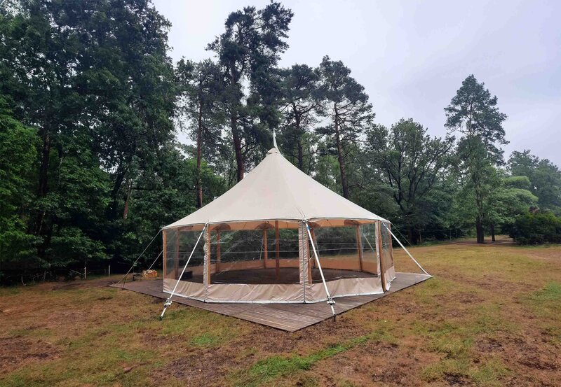 Sailcloth-Zelt als Platzhalter für eine hochwertige Zelthochzeit 20